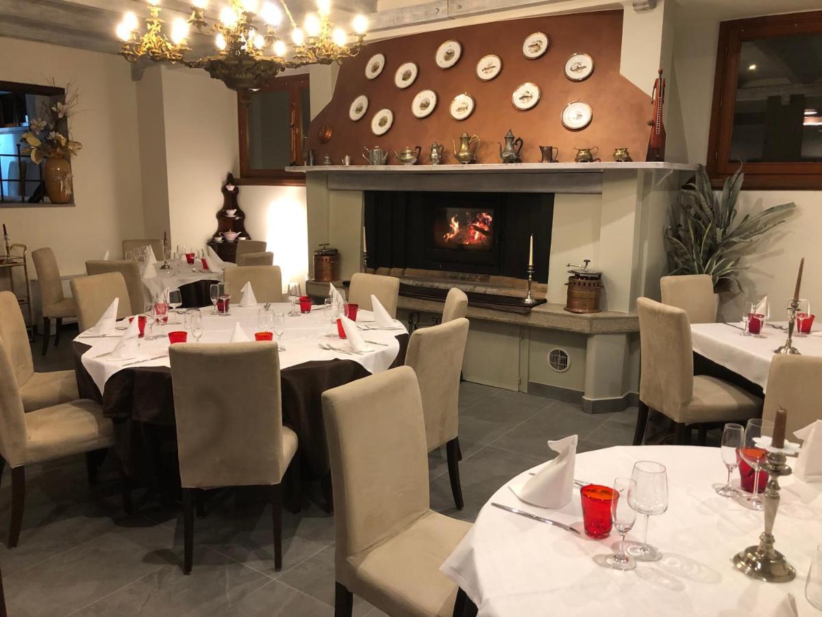Locanda Rossa Hotel Romans di Varmo Bagian luar foto