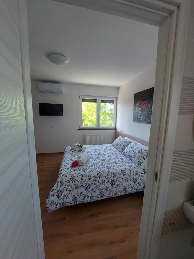 Locanda Rossa Hotel Romans di Varmo Bagian luar foto