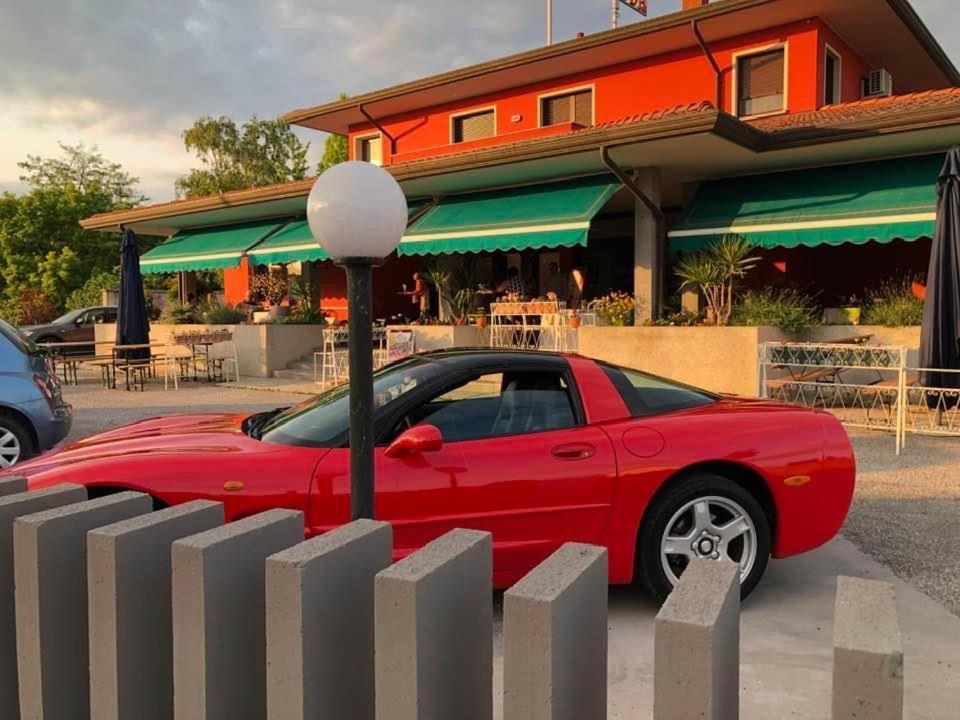 Locanda Rossa Hotel Romans di Varmo Bagian luar foto
