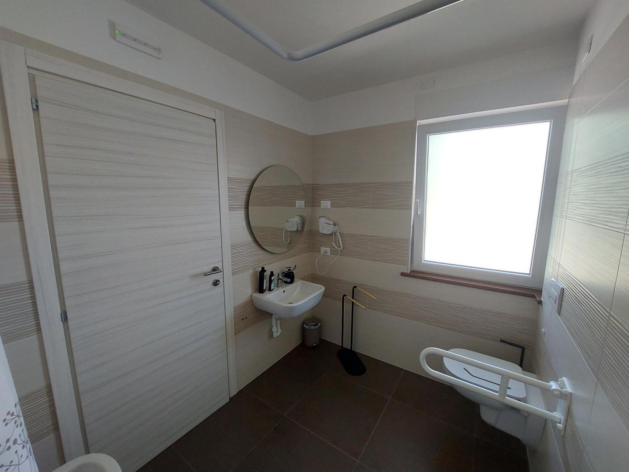 Locanda Rossa Hotel Romans di Varmo Ruang foto